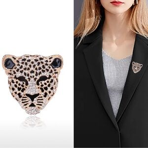 Elegant Leopard Brooch in Gold and Black